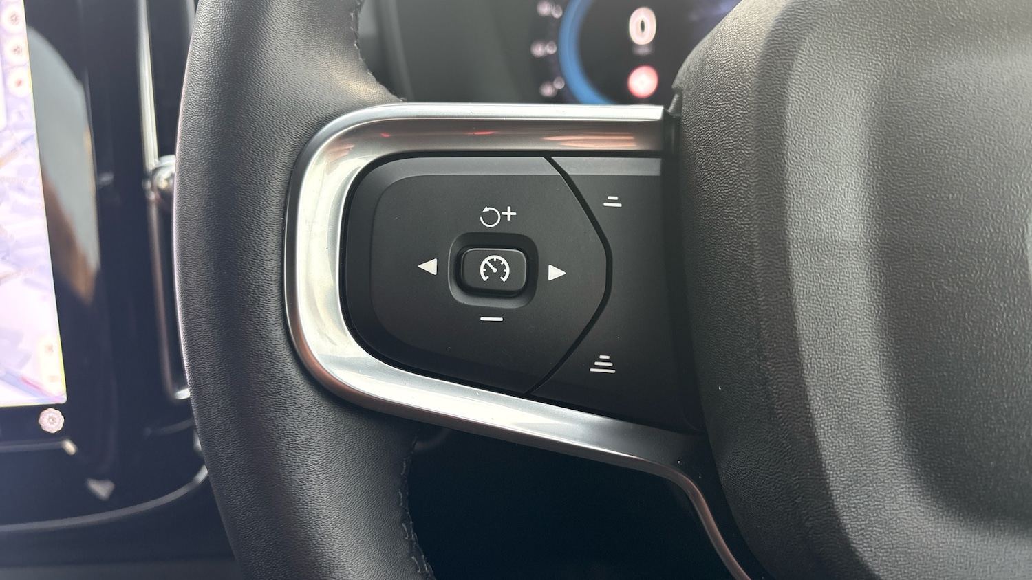 Used Volvo XC40 2024 for sale - 76791702: Photo 31