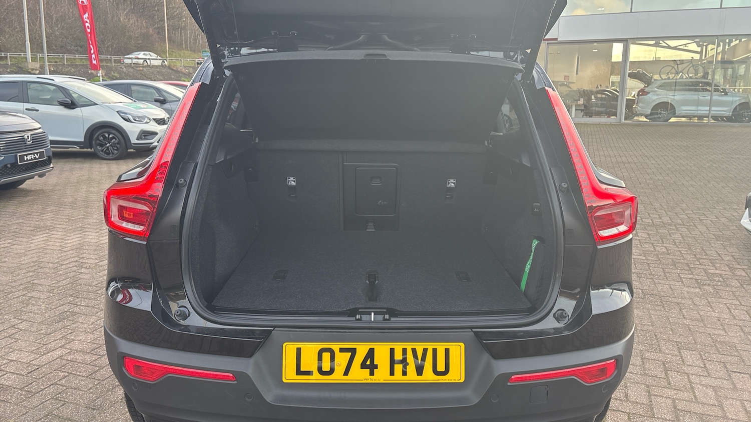 Used Volvo XC40 2024 for sale - 76791702: Photo 4