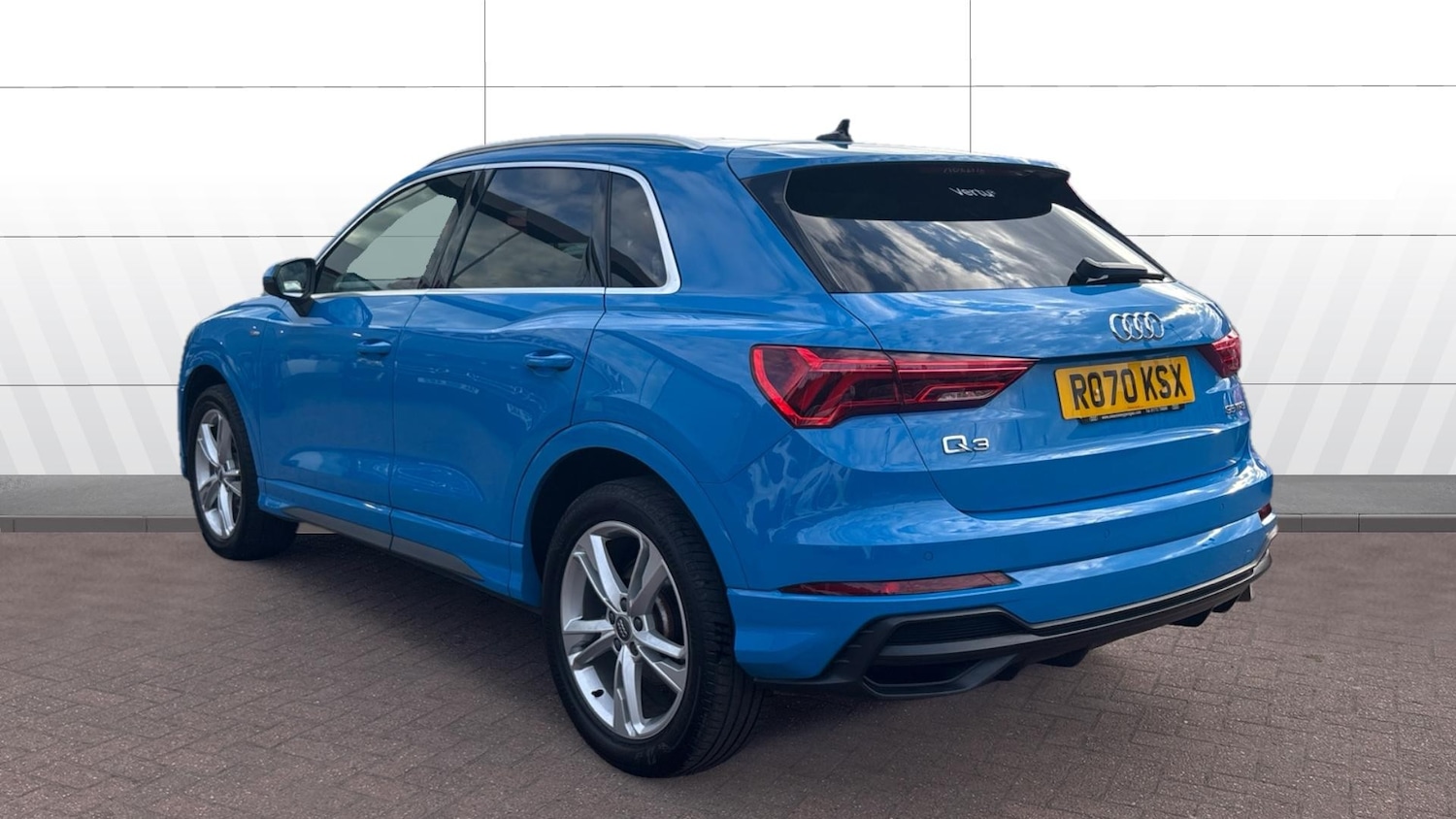 Used Audi Q3 2020 for sale - 76421765: Photo 2