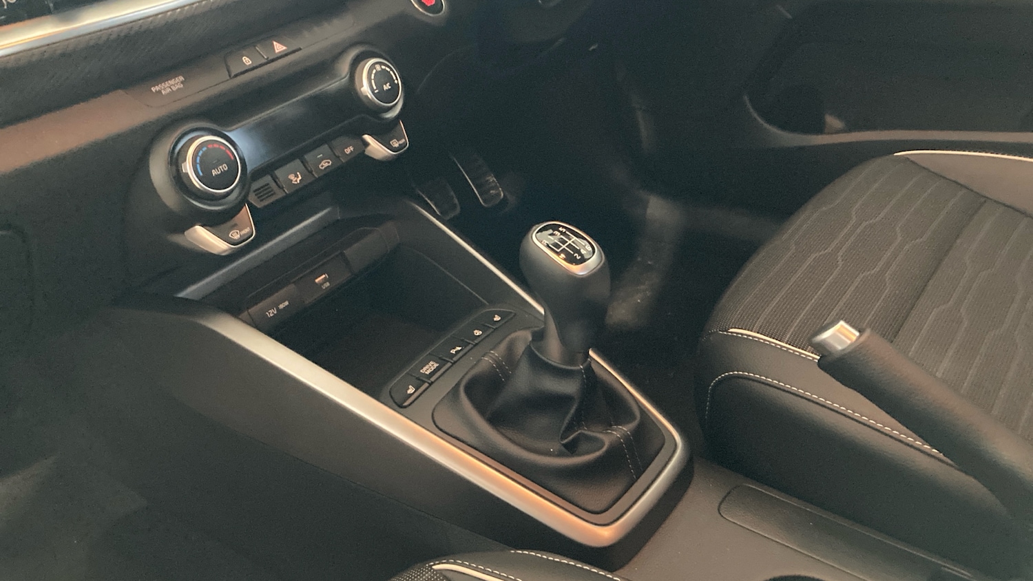 Used Kia Stonic 2025 for sale - 77420951: Photo 13