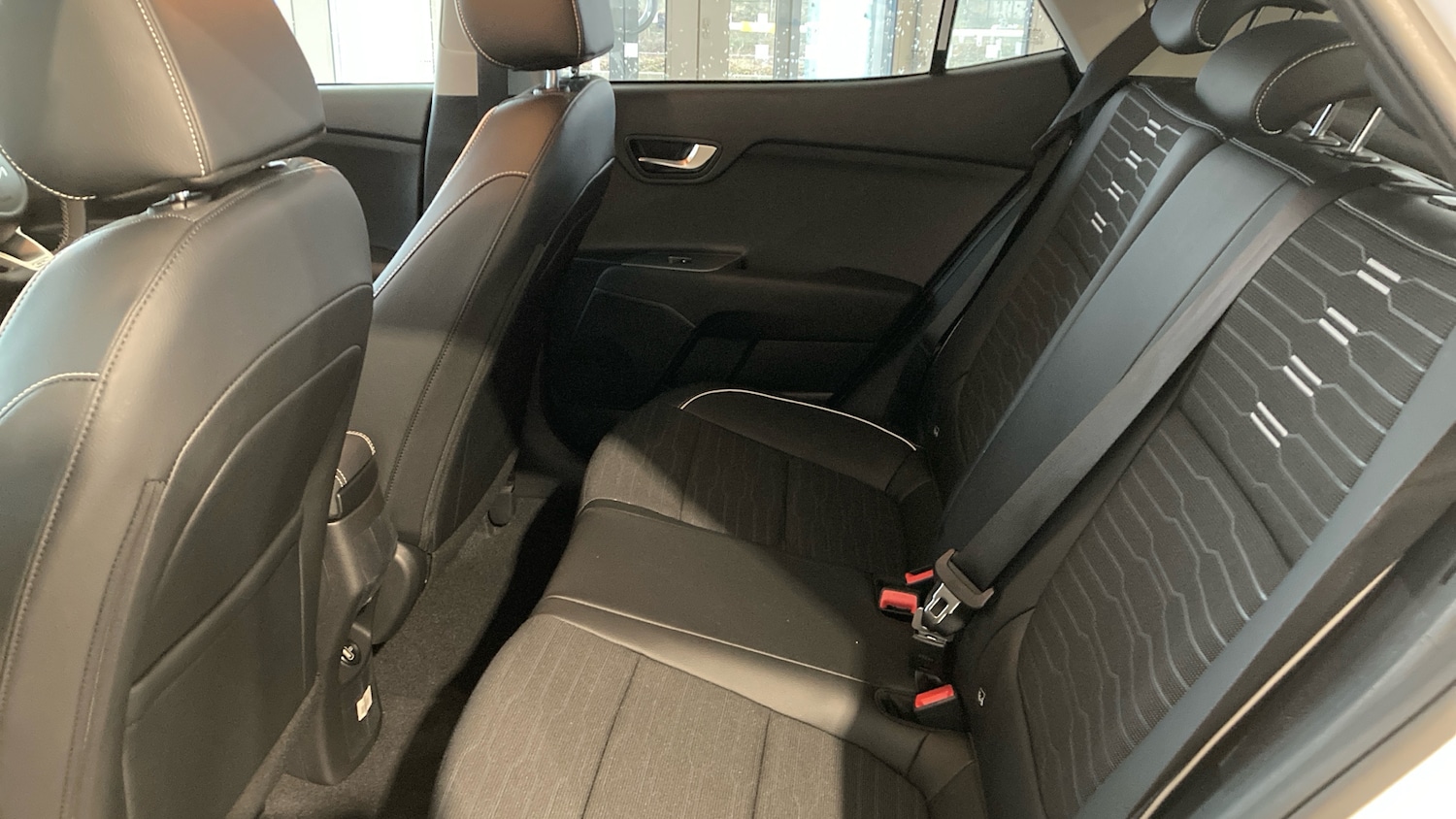 Used Kia Stonic 2025 for sale - 77420951: Photo 16