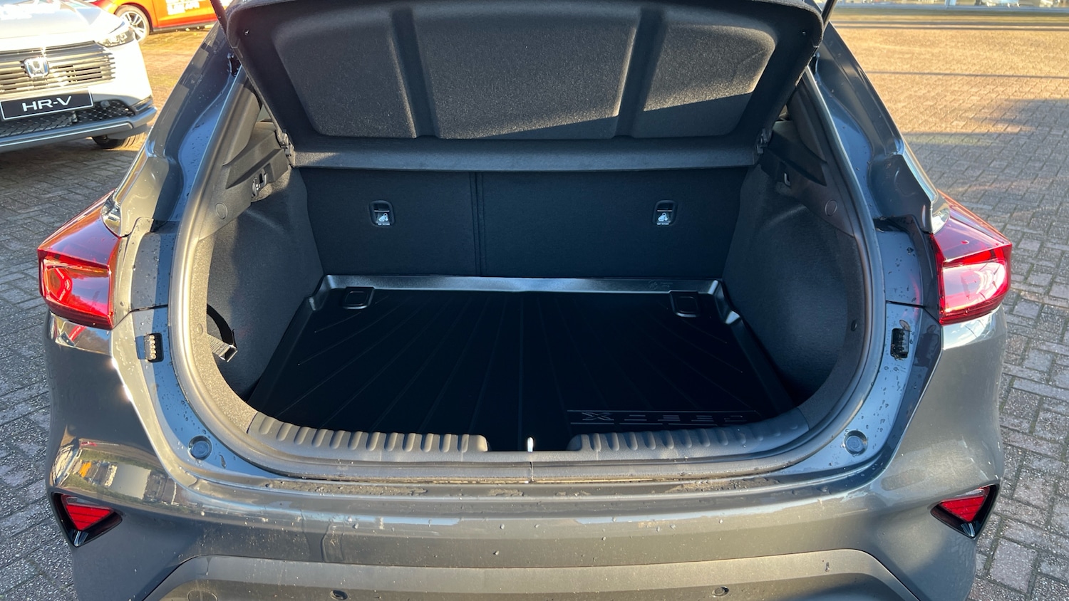 Used Kia XCeed 2025 for sale - 77213321: Photo 4