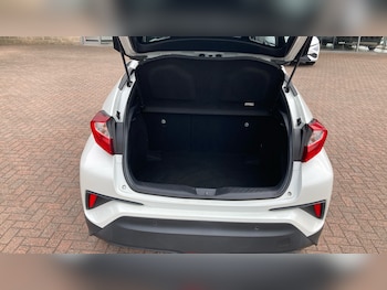 Used Toyota C-HR 2017 for sale - 79205146: Photo