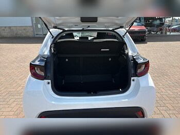 Used Toyota Yaris 2021 for sale - 78693531: Photo