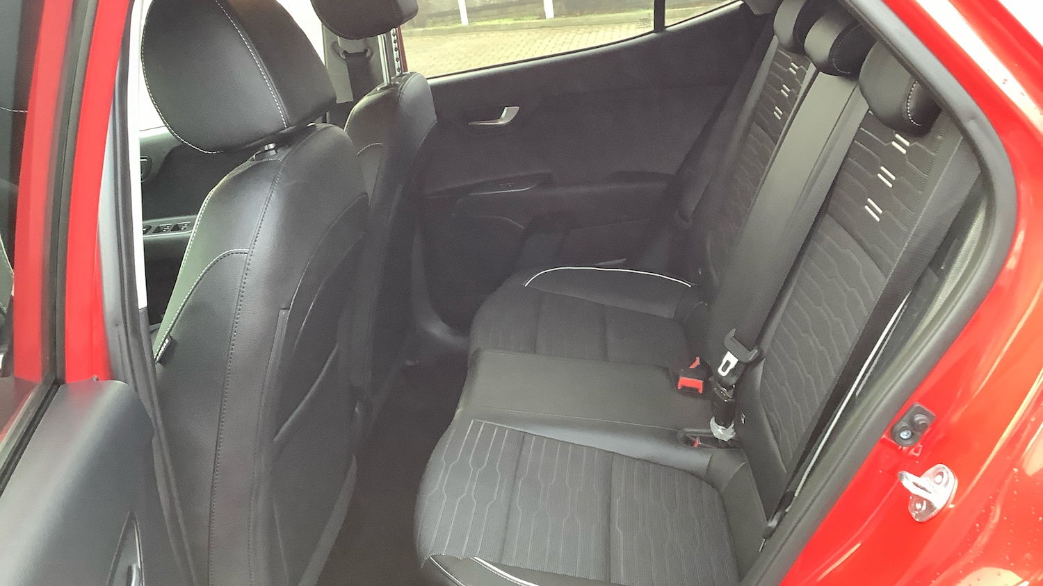 Used Kia Stonic 2024 for sale - 77026025: Photo 16