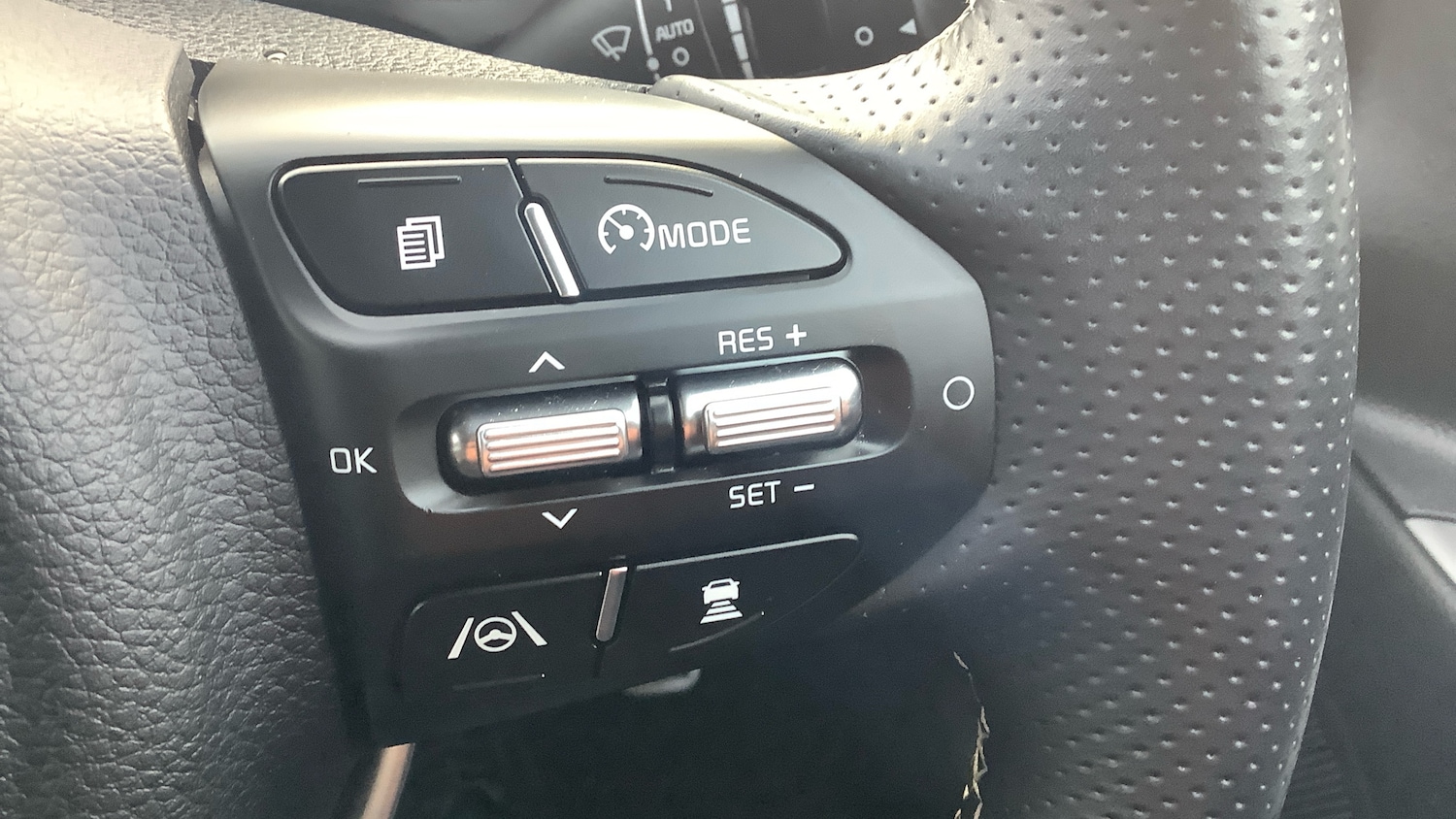 Used Kia Stonic 2024 for sale - 77026025: Photo 22