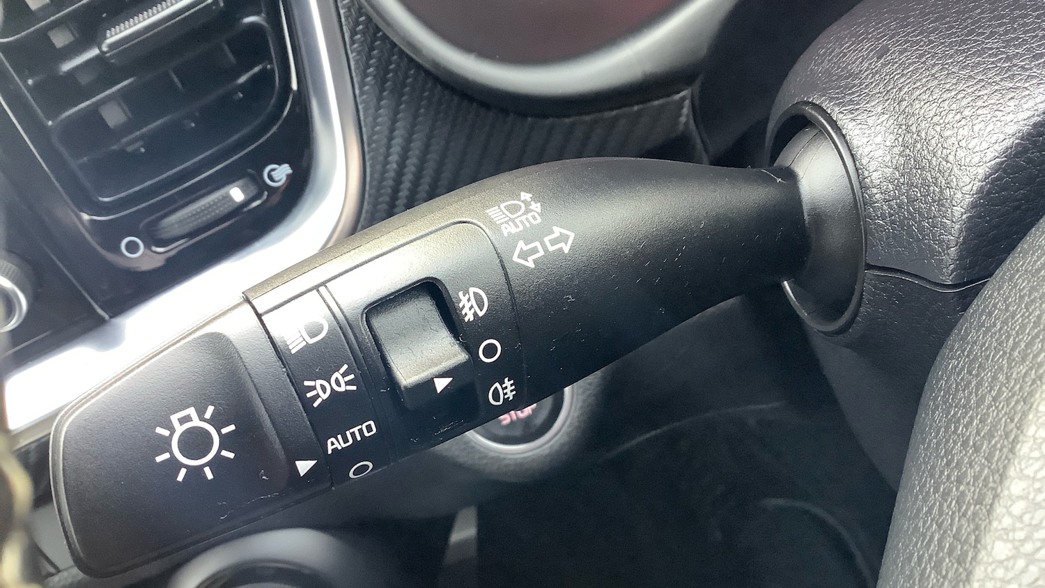 Used Kia Stonic 2024 for sale - 77026025: Photo 24