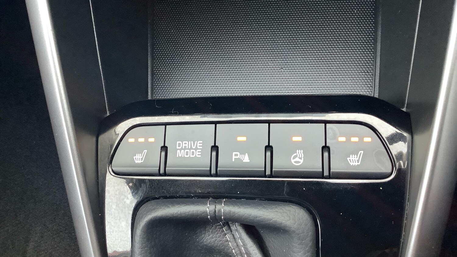 Used Kia Stonic 2024 for sale - 77026025: Photo 27