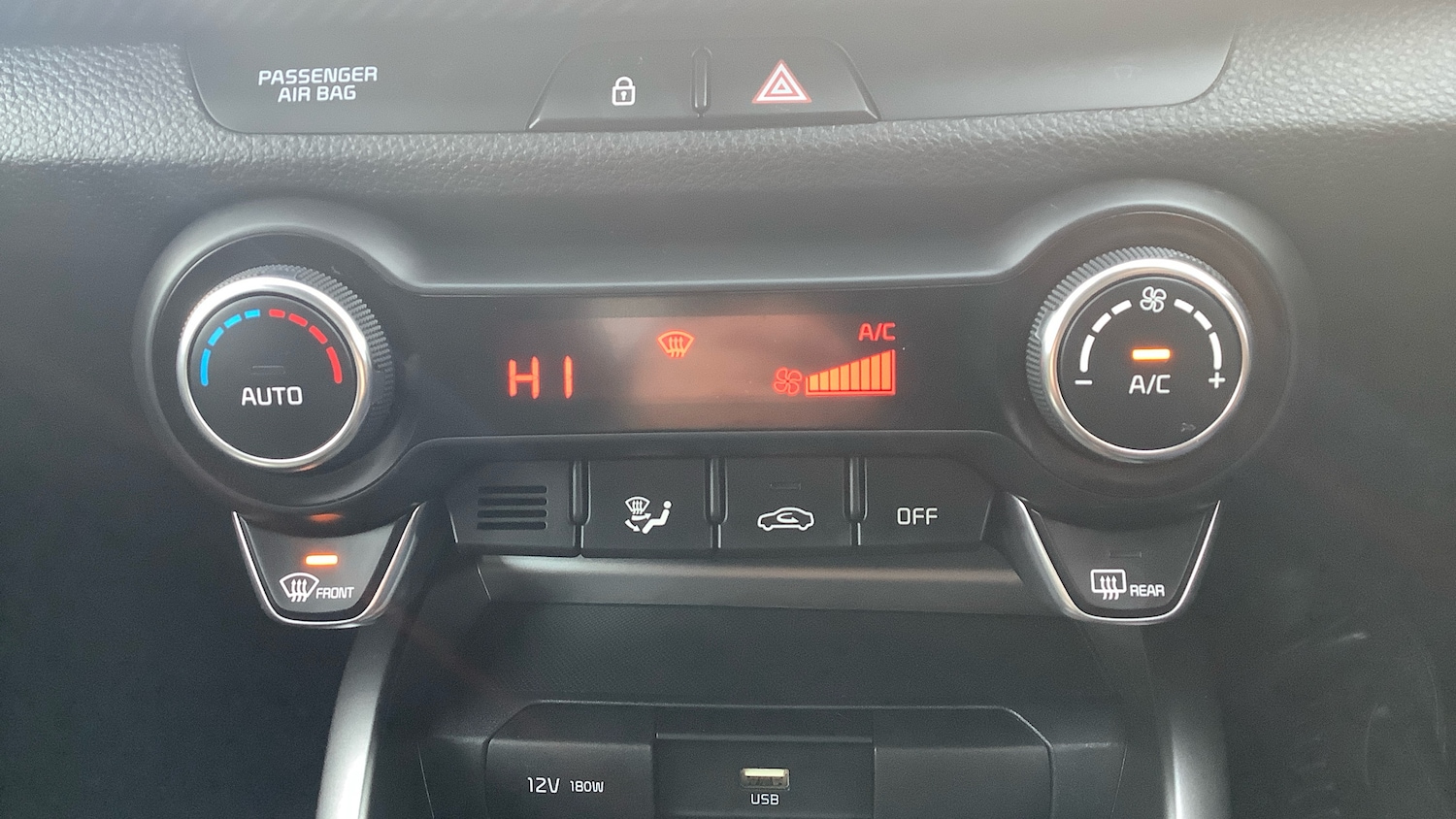 Used Kia Stonic 2024 for sale - 77026025: Photo 30