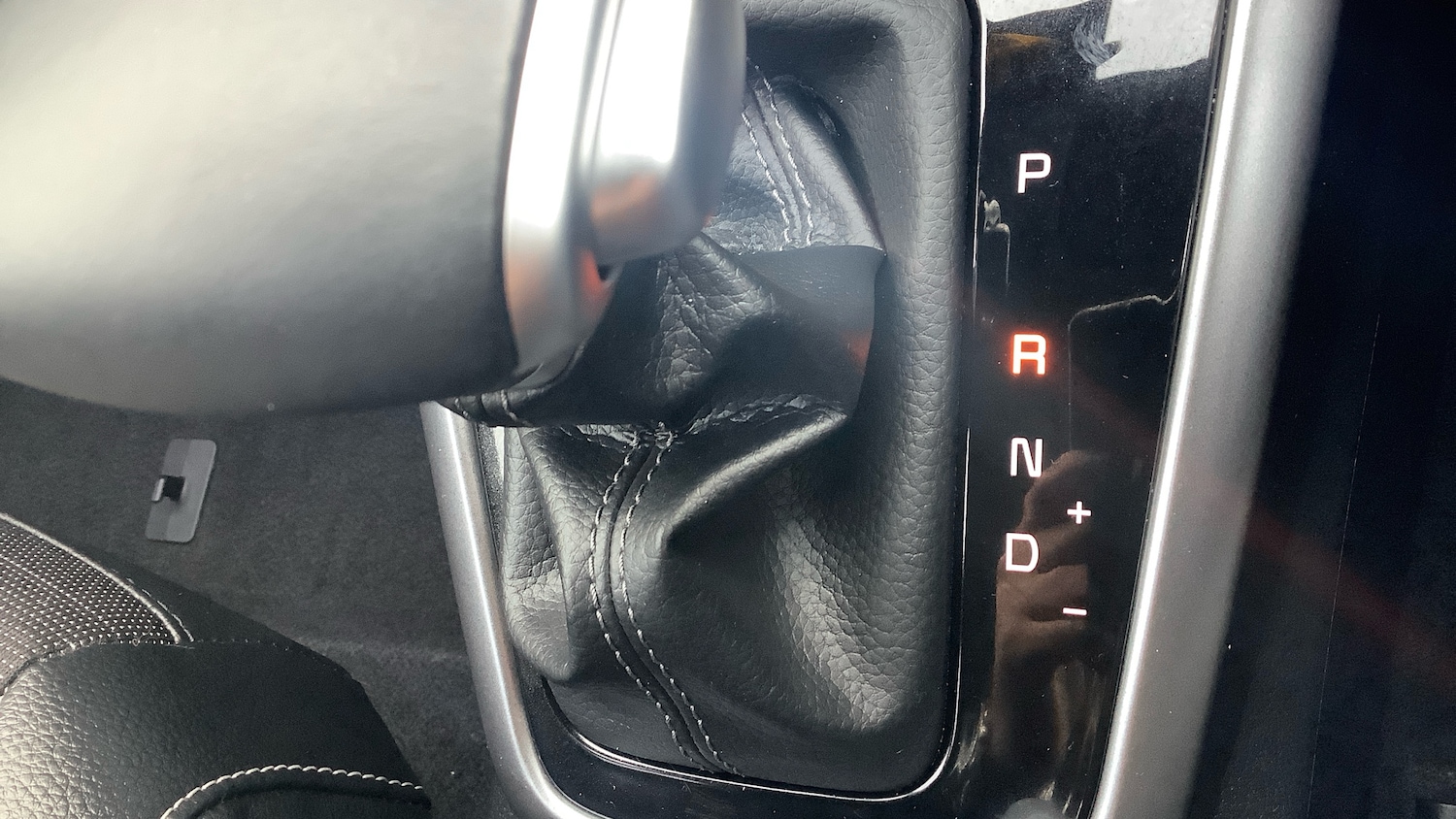 Used Kia Stonic 2024 for sale - 77026025: Photo 31