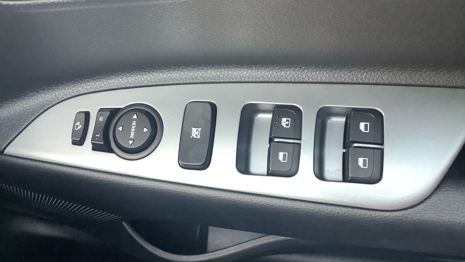 Used Kia Stonic 2024 for sale - 77026025: Photo 34