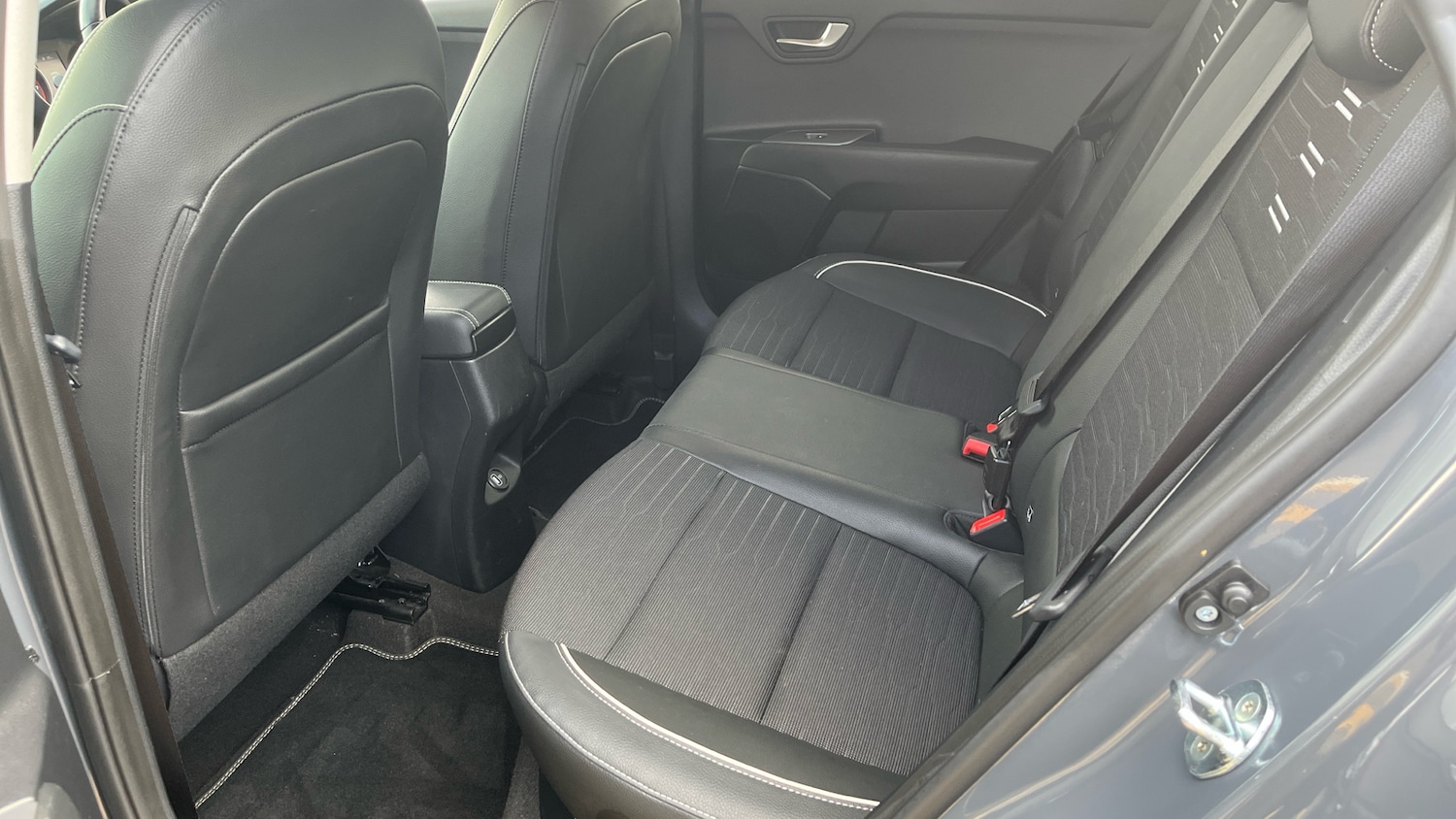 Used Kia Stonic 2023 for sale - 77717682: Photo 16