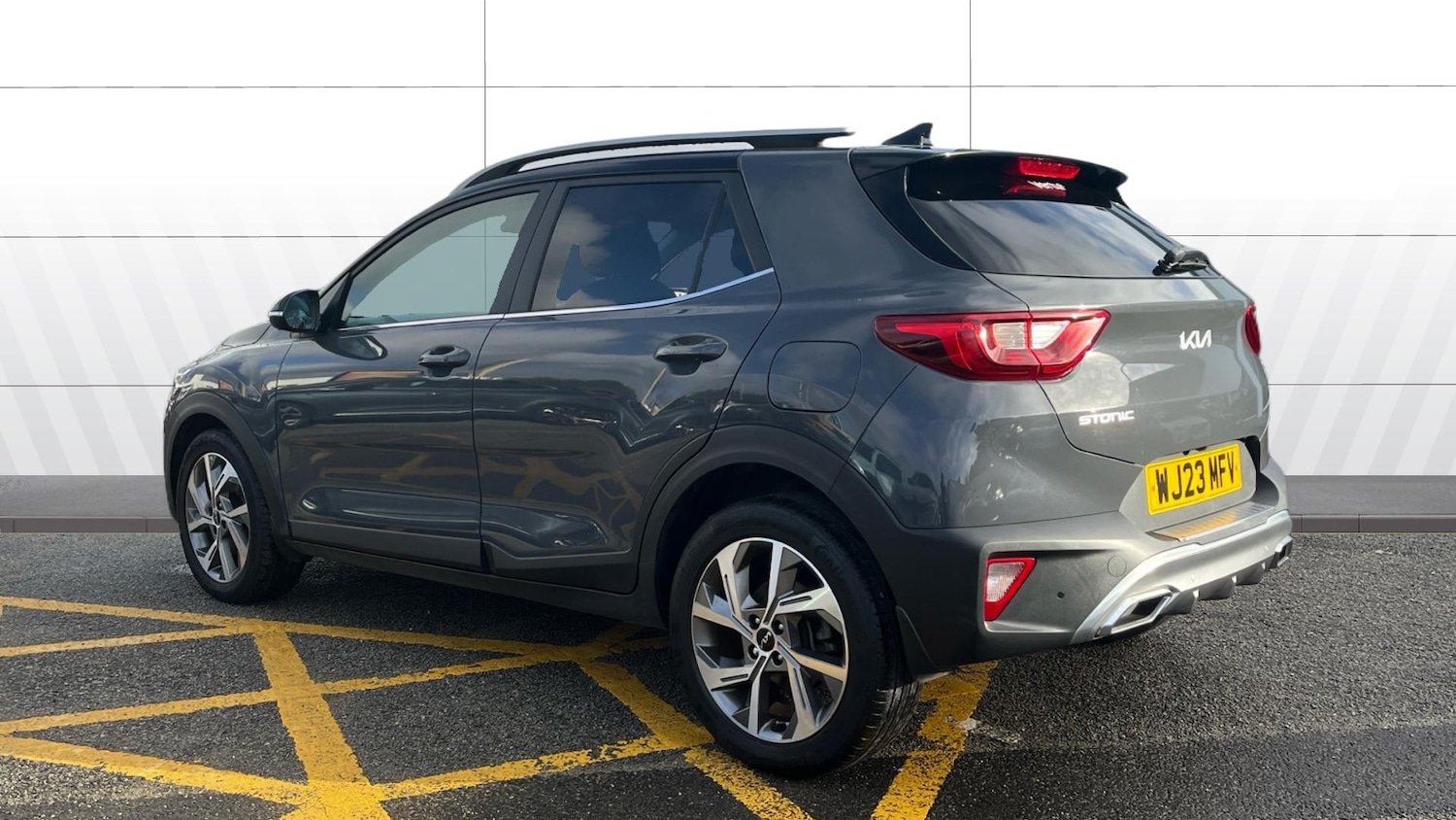 Used Kia Stonic 2023 for sale - 77717682: Photo 2