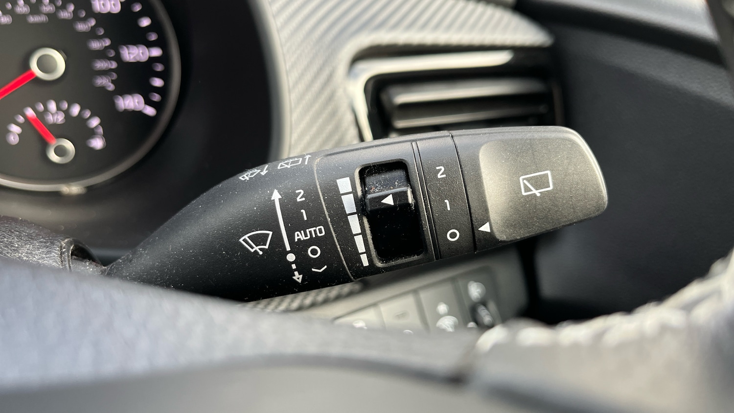 Used Kia Stonic 2023 for sale - 77717682: Photo 23