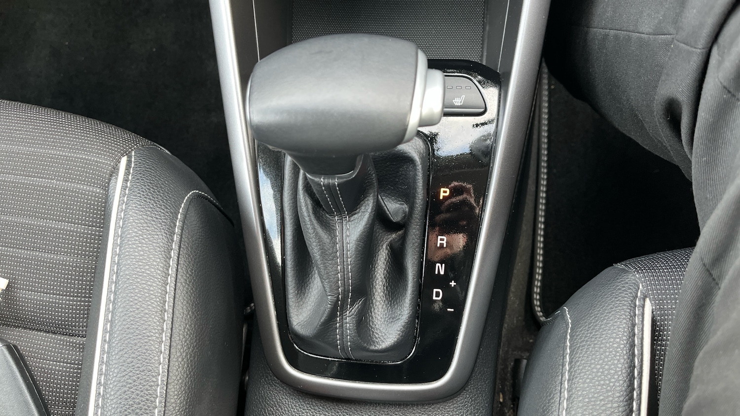 Used Kia Stonic 2023 for sale - 77717682: Photo 36