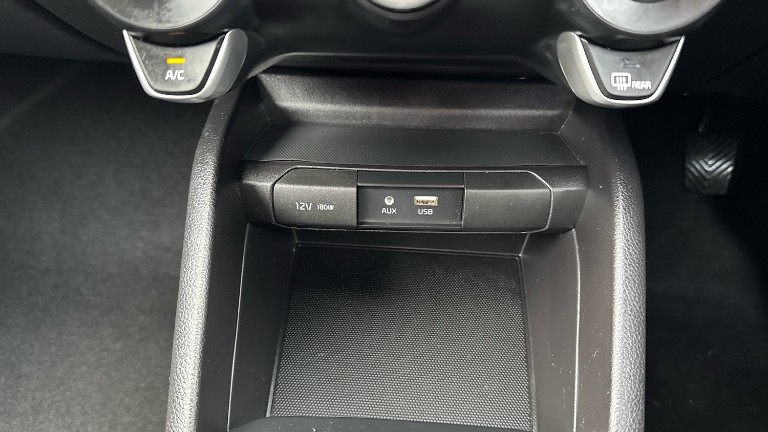 Used Kia Stonic 2019 for sale - 76884747: Photo 25