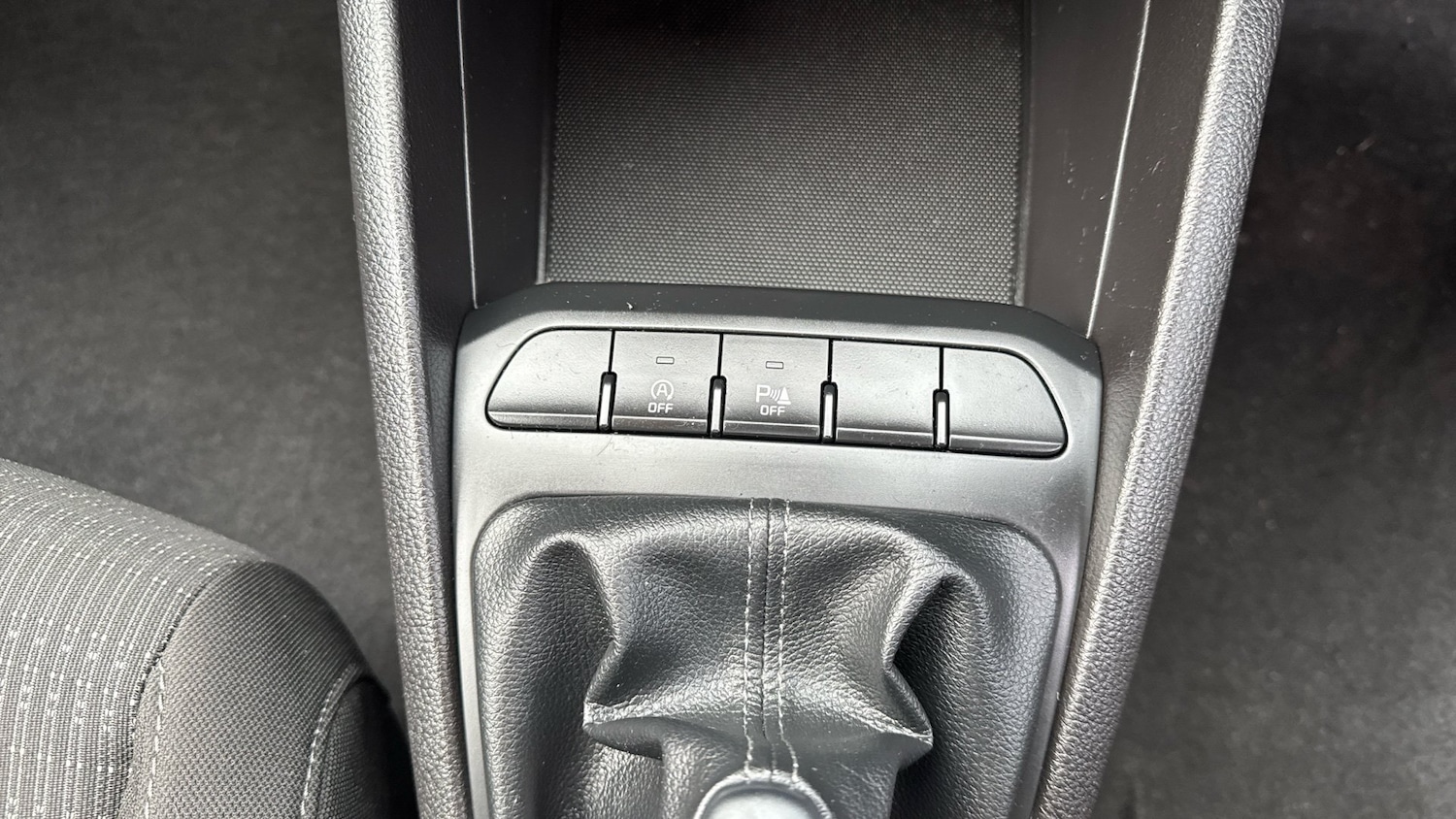 Used Kia Stonic 2019 for sale - 76884747: Photo 34