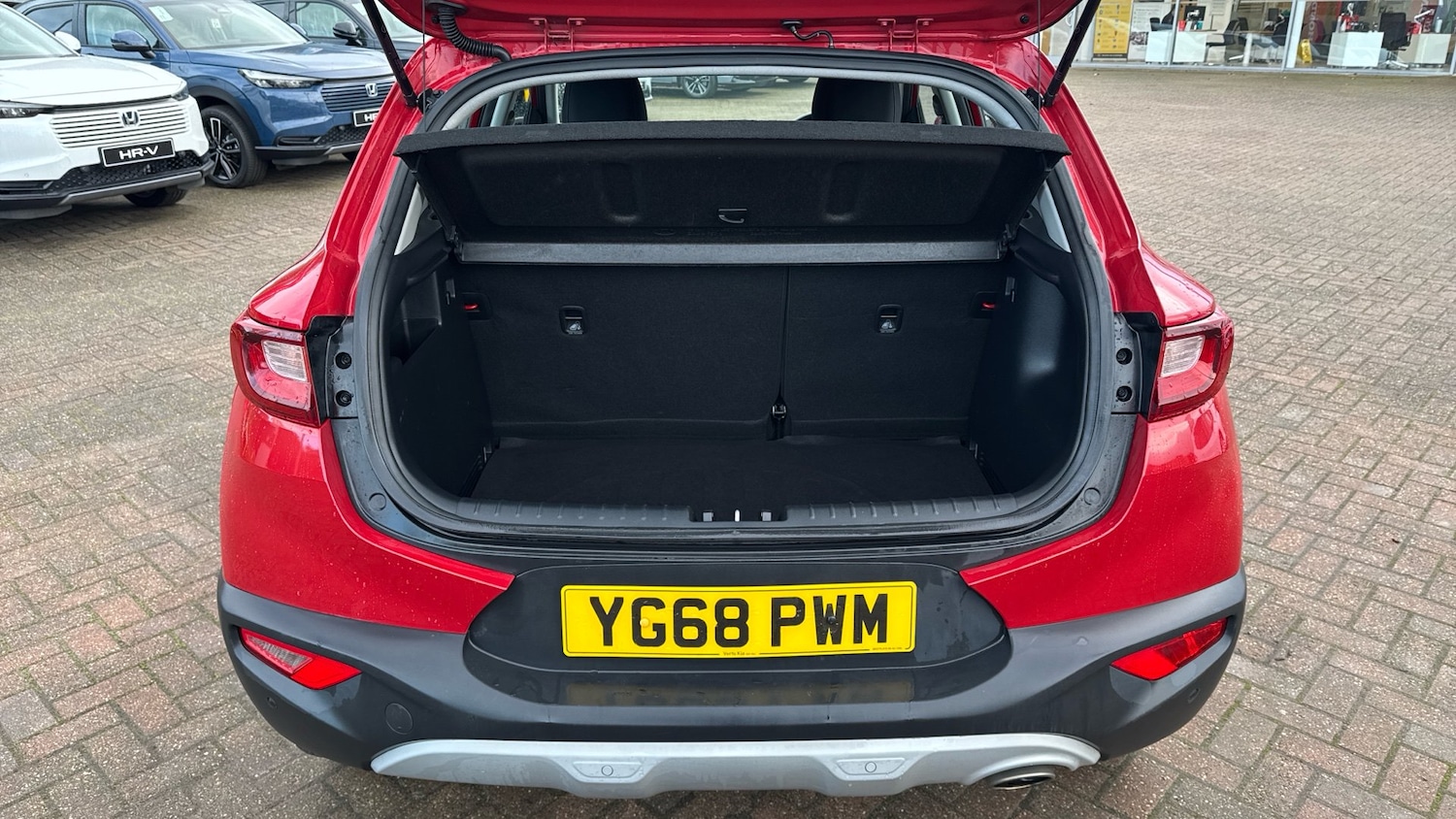 Used Kia Stonic 2019 for sale - 76884747: Photo 4