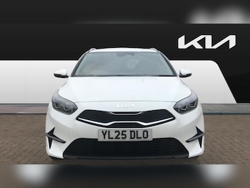 Used Kia Ceed 2025 for sale - 77046121: Photo