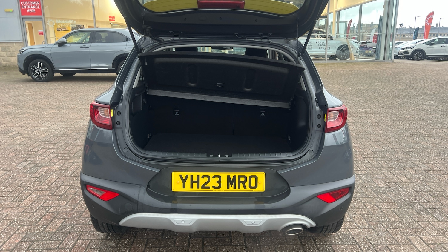 Used Kia Stonic 2023 for sale - 77517443: Photo 4