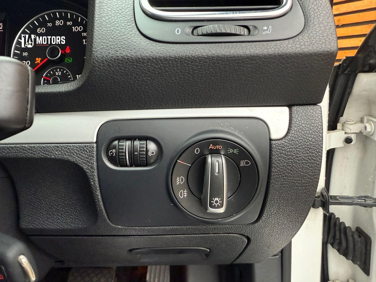 Used Volkswagen Scirocco 2011 for sale - 77457421: Photo 15