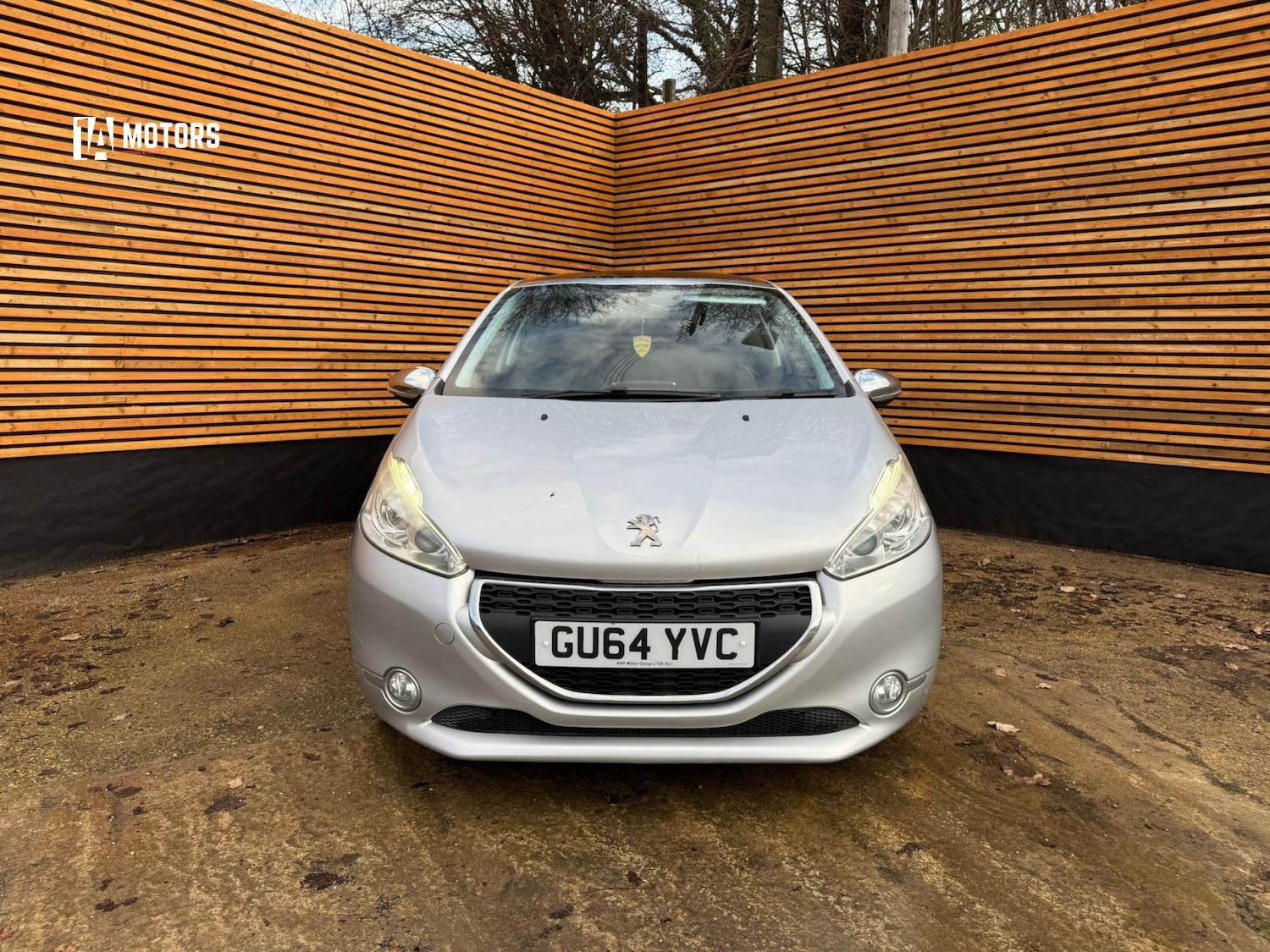 Used Peugeot 208 2014 for sale - 77453770: Photo 2