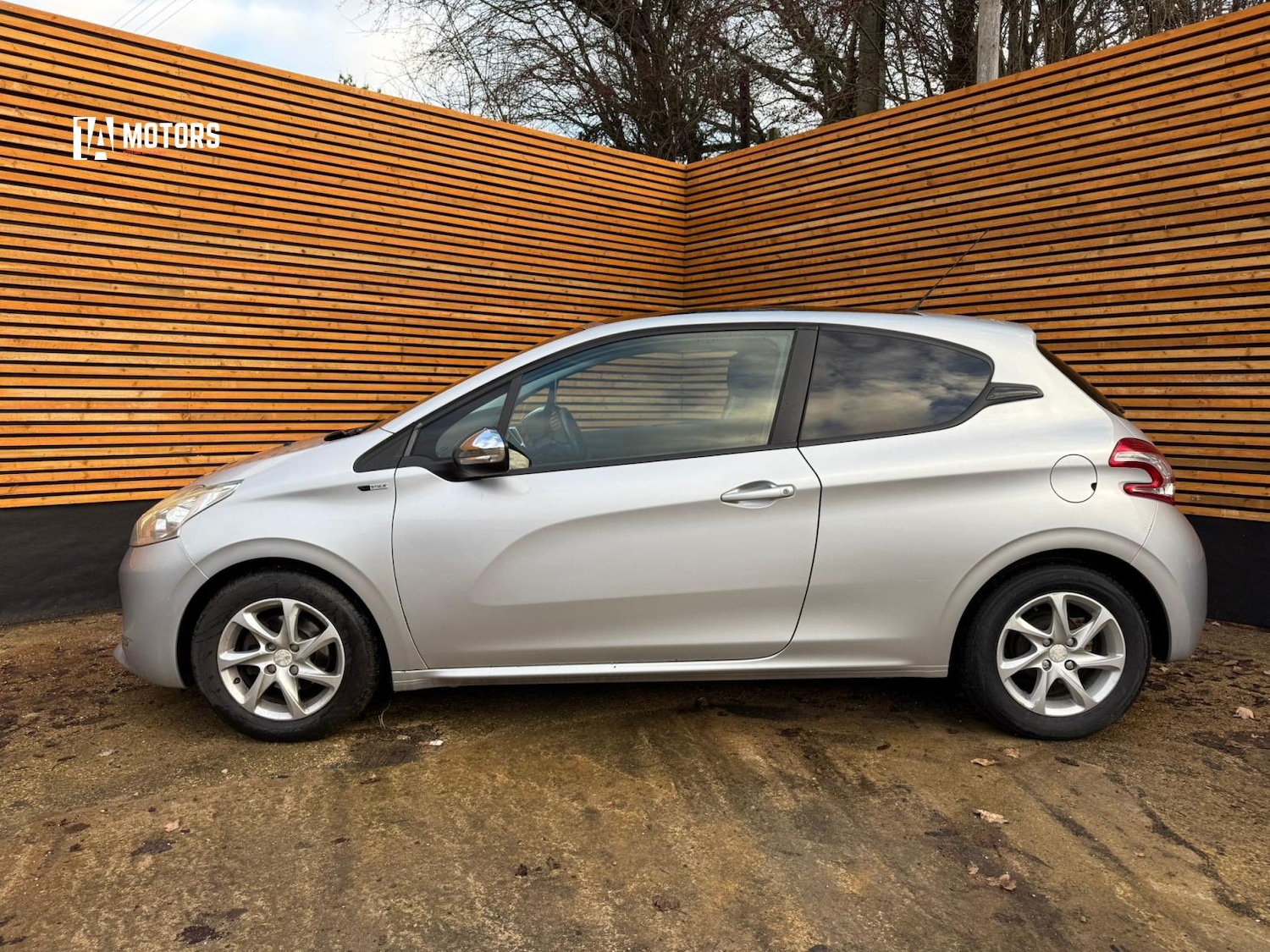 Used Peugeot 208 2014 for sale - 77189618: Photo 13