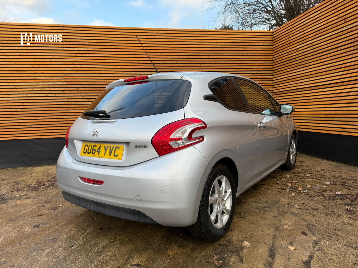 Used Peugeot 208 2014 for sale - 77189618: Photo 4