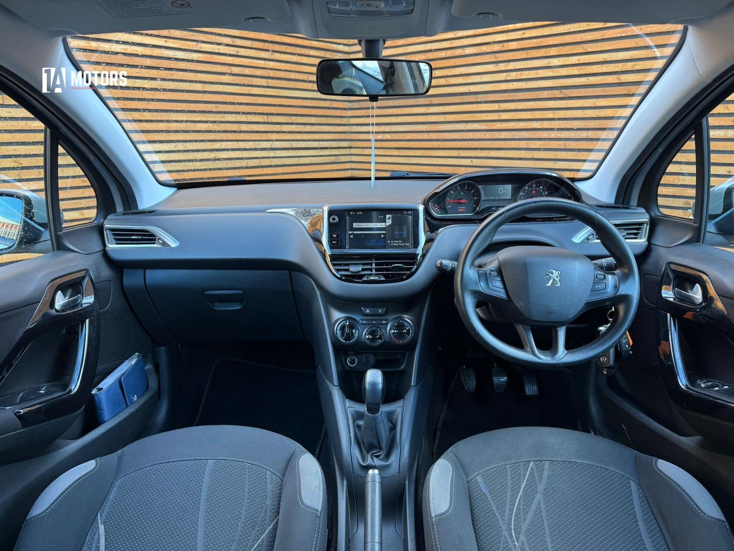 Used Peugeot 208 2014 for sale - 77189616: Photo 14