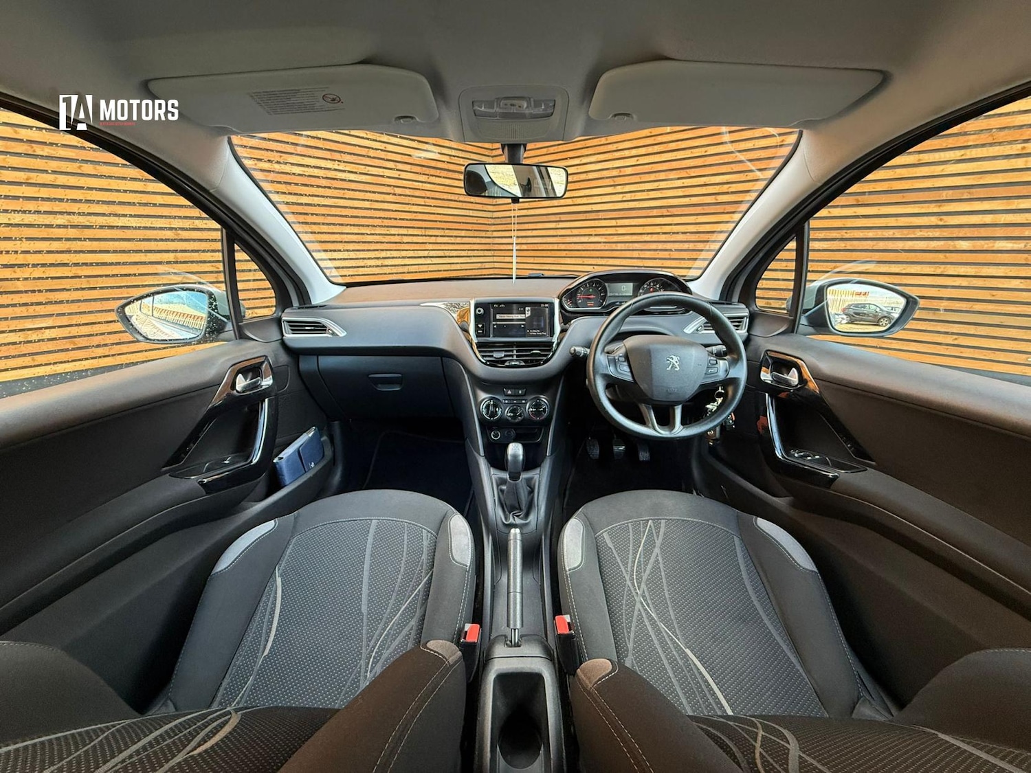 Used Peugeot 208 2014 for sale - 77189616: Photo 21