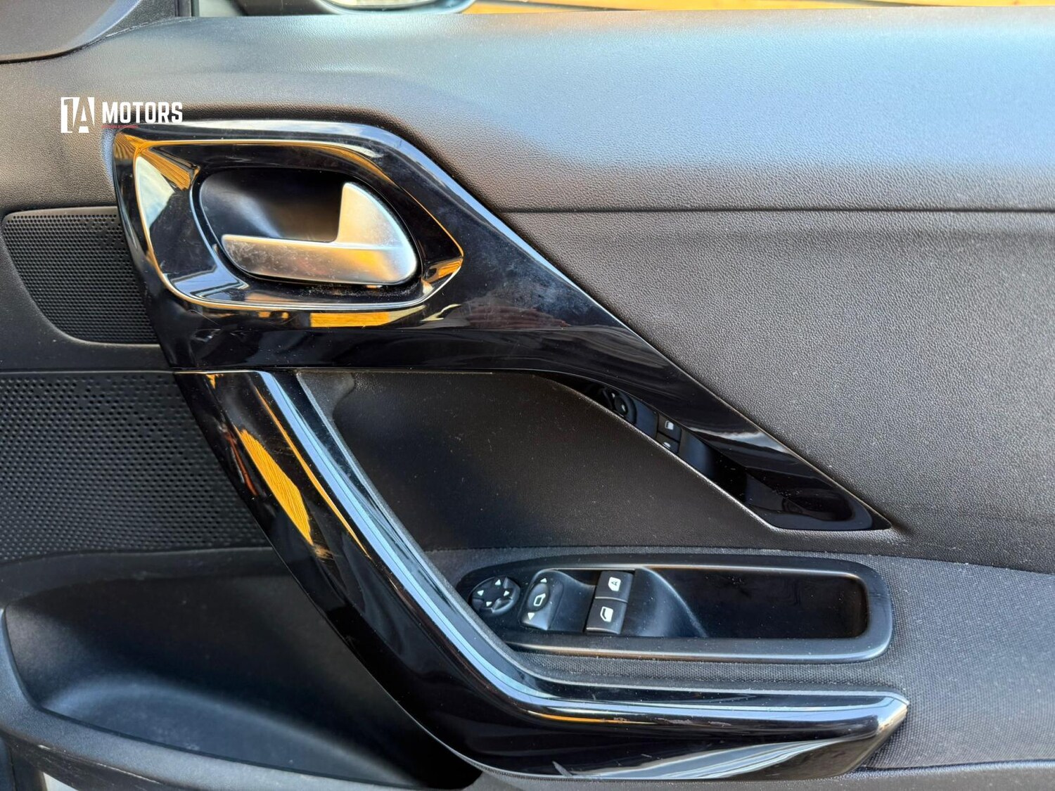 Used Peugeot 208 2014 for sale - 77453757: Photo 25