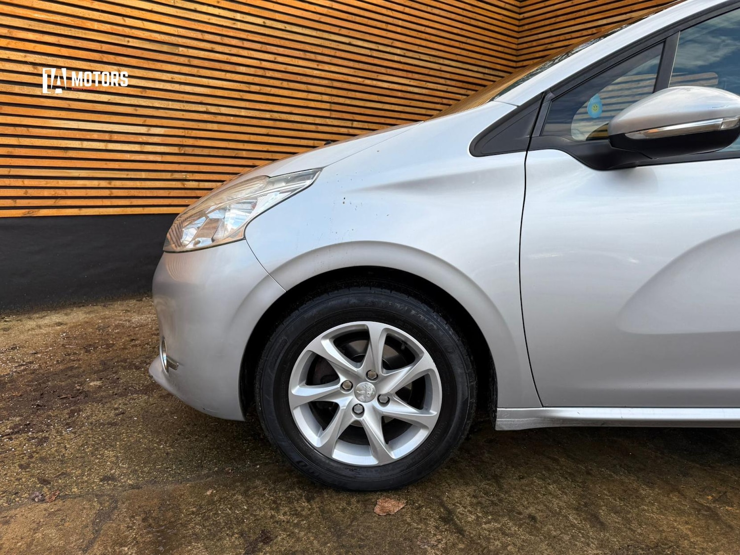 Used Peugeot 208 2014 for sale - 77453757: Photo 6