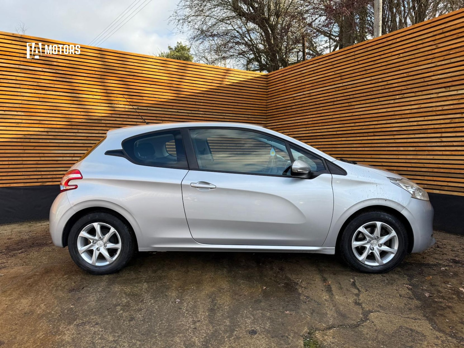 Used Peugeot 208 2014 for sale - 77453757: Photo 7