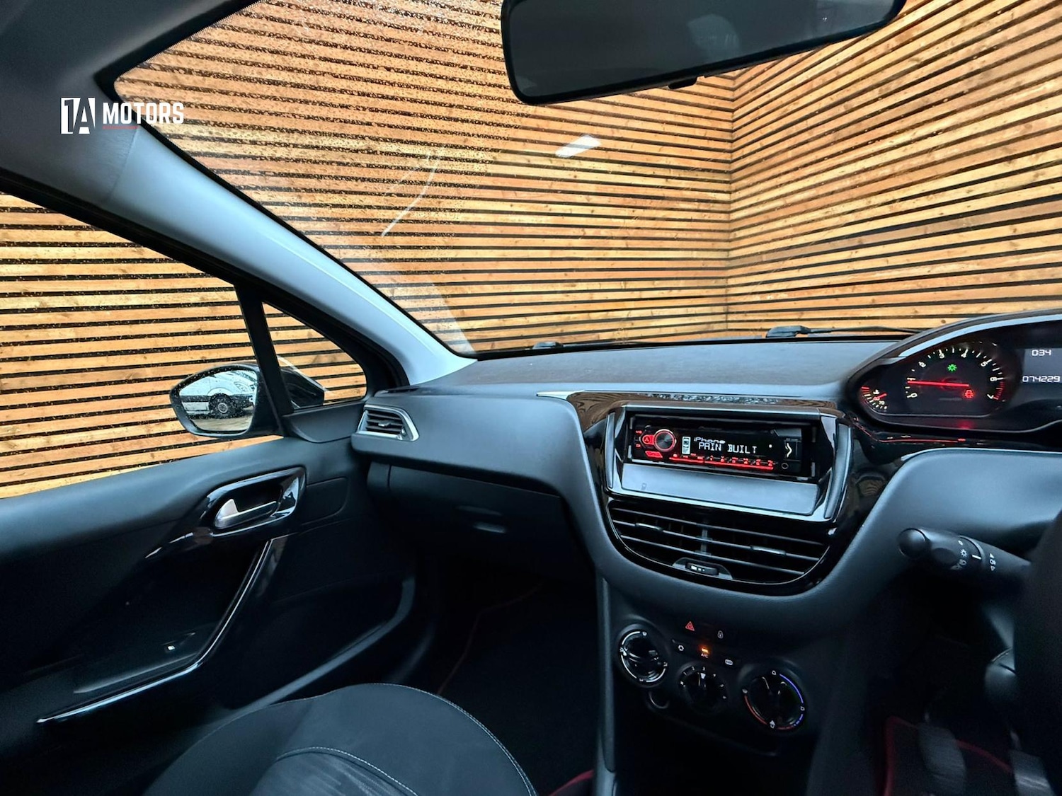 Used Peugeot 208 2014 for sale - 77453765: Photo 11