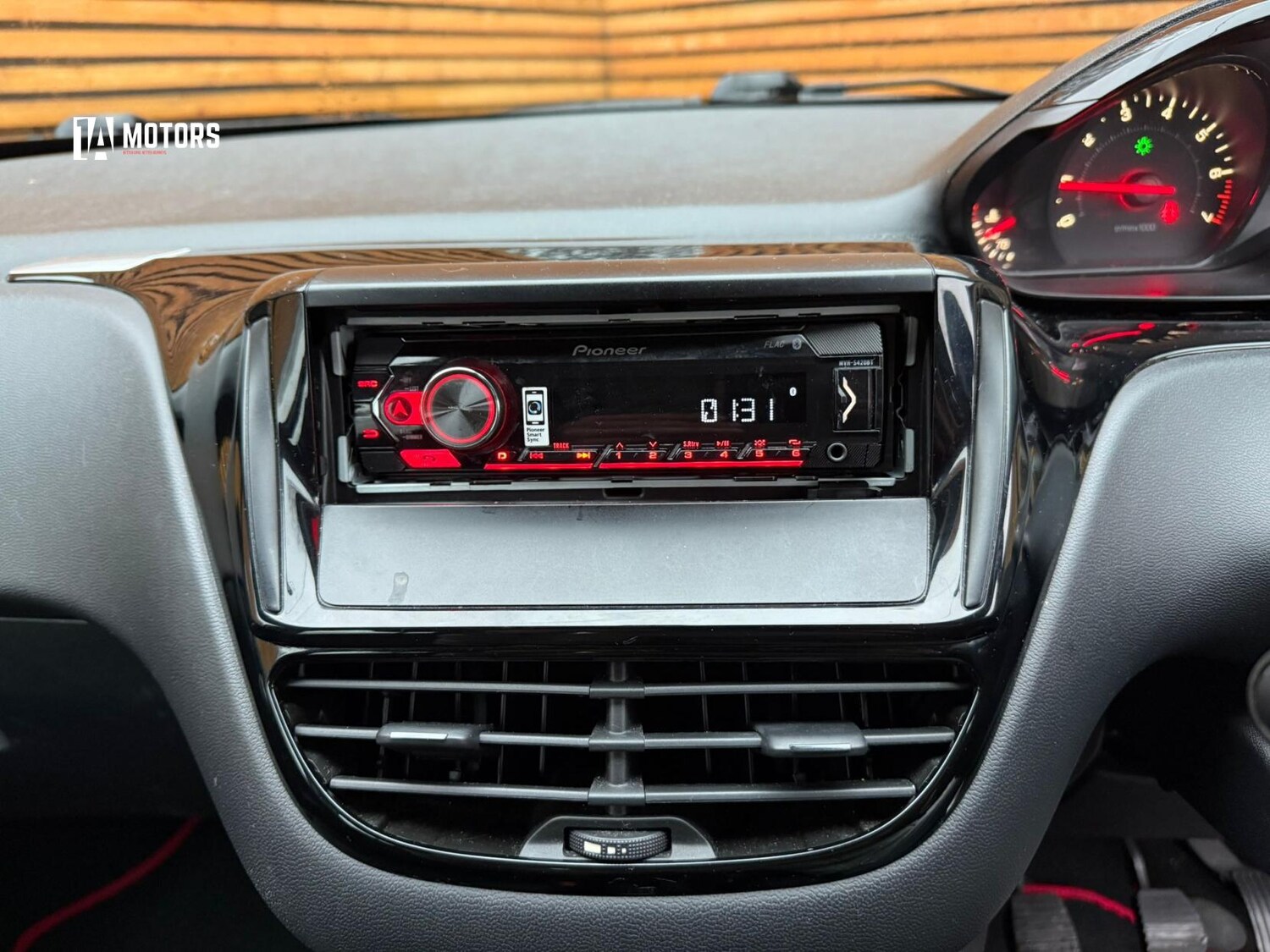 Used Peugeot 208 2014 for sale - 77453765: Photo 16