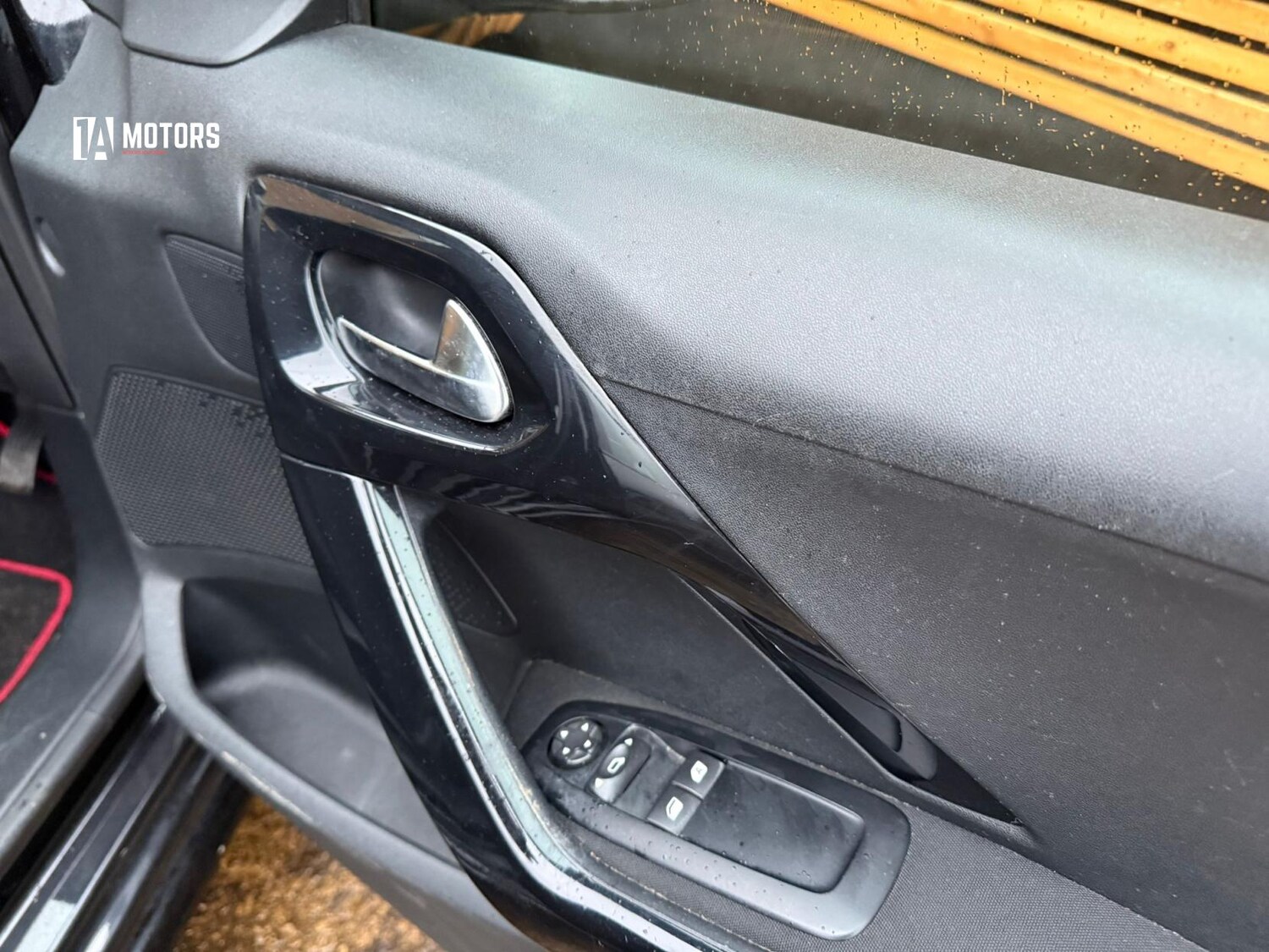 Used Peugeot 208 2014 for sale - 77453765: Photo 18