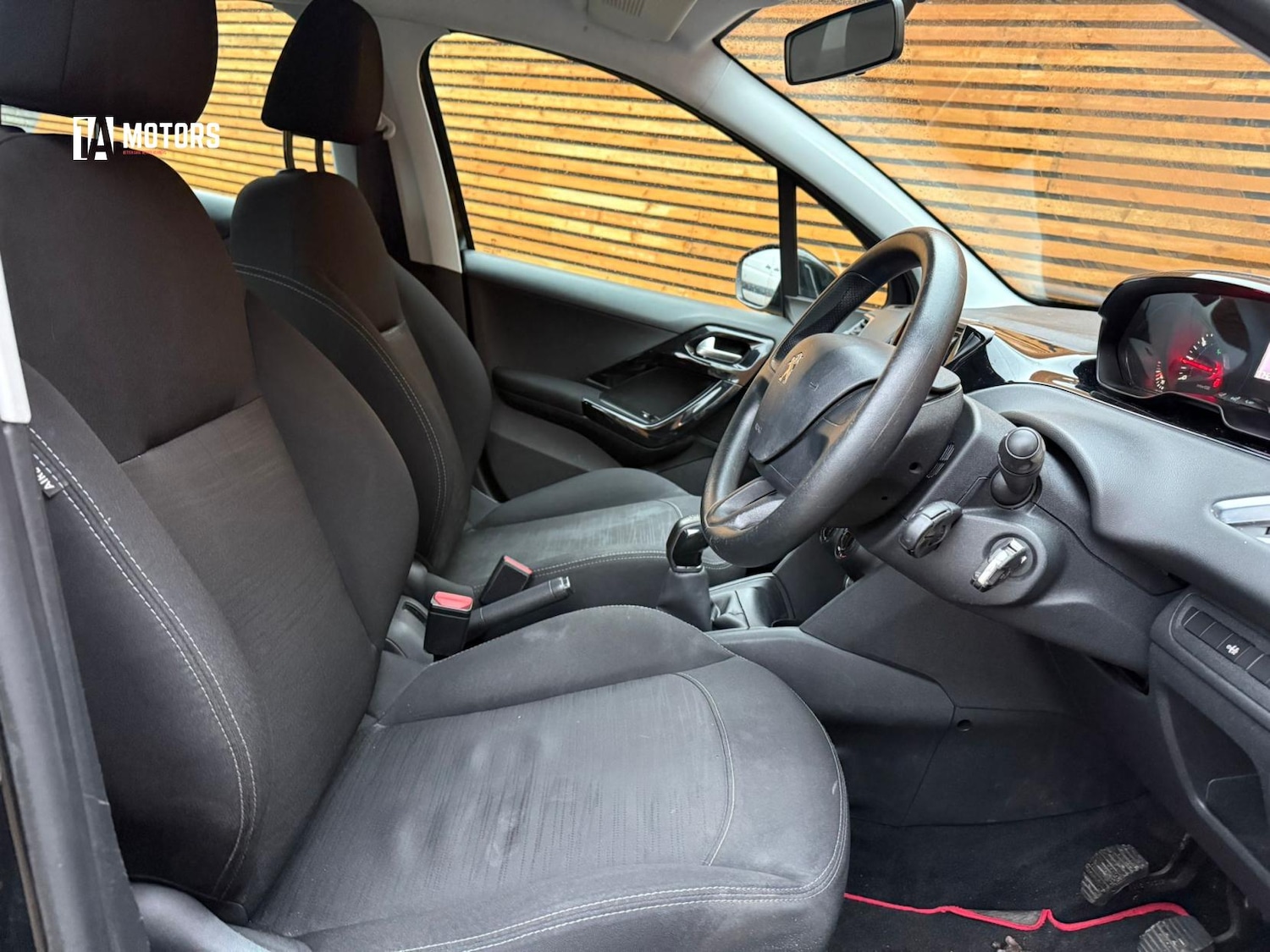 Used Peugeot 208 2014 for sale - 77453765: Photo 19