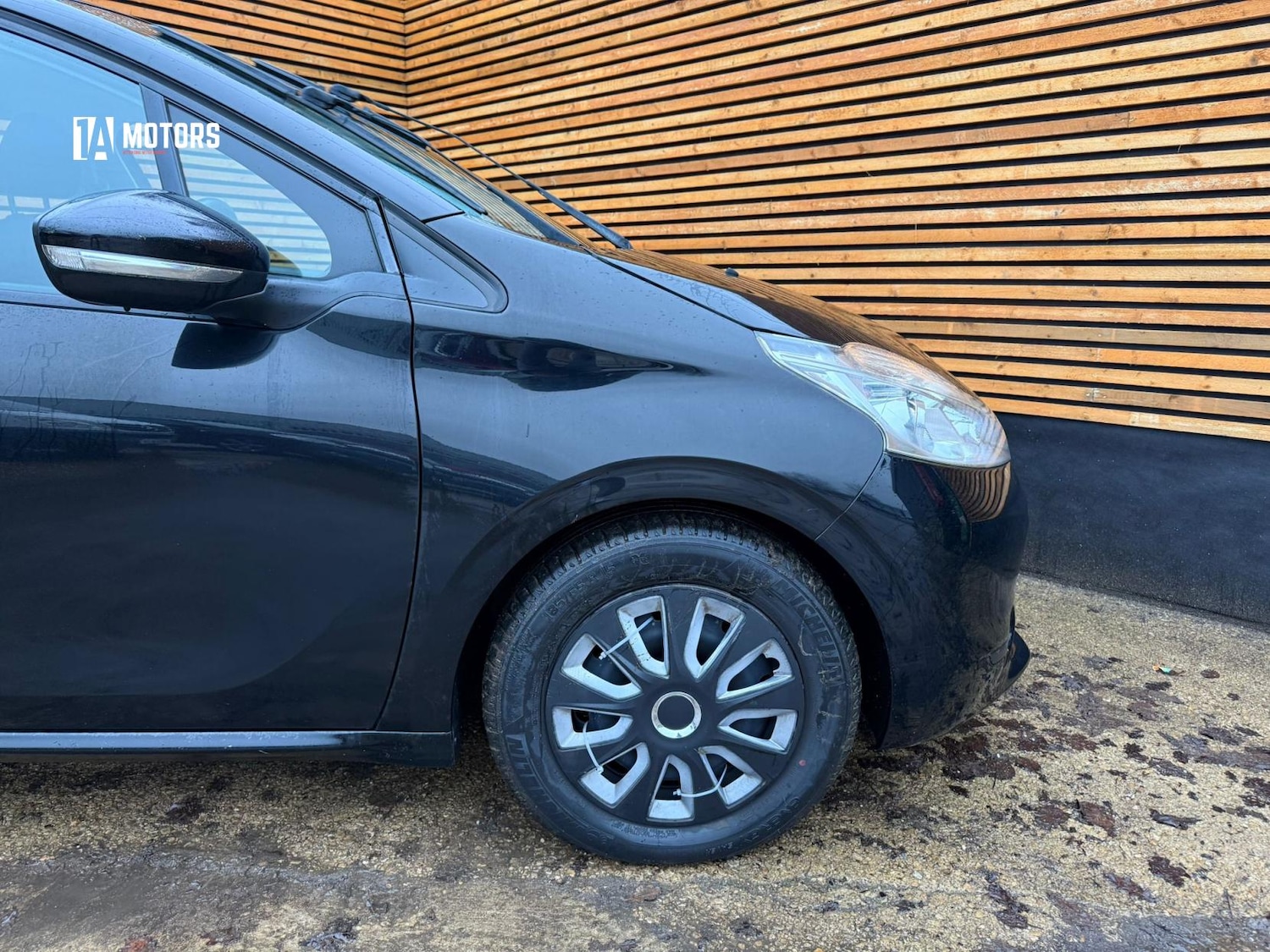 Used Peugeot 208 2014 for sale - 77453765: Photo 24