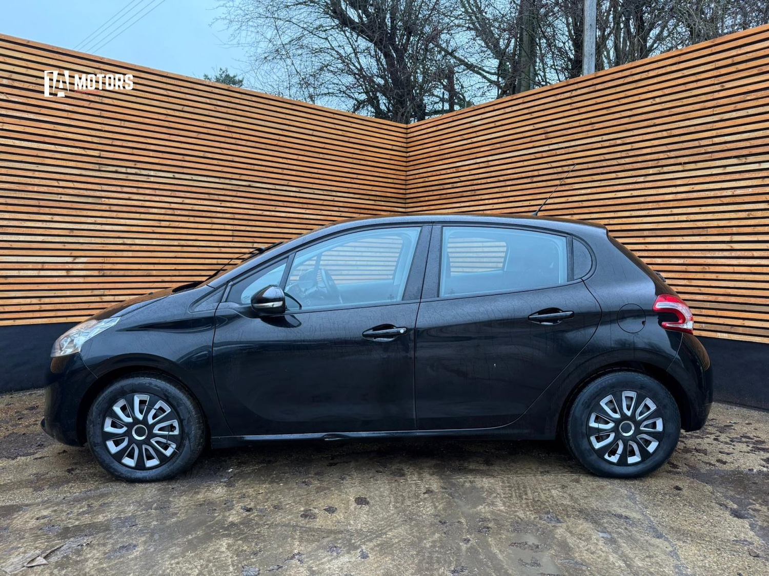 Used Peugeot 208 2014 for sale - 77453765: Photo 4