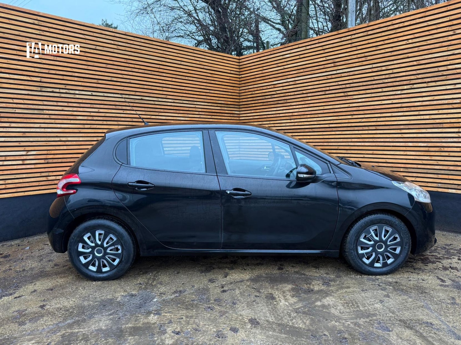 Used Peugeot 208 2014 for sale - 77453765: Photo 6