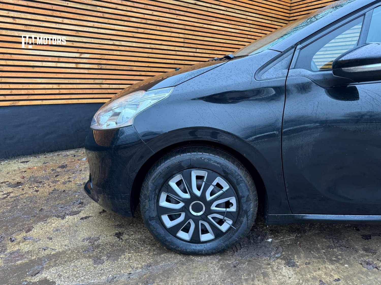 Used Peugeot 208 2014 for sale - 77453765: Photo 7