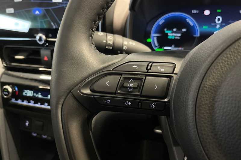 Used Toyota Yaris Cross 2024 for sale - 77727620: Photo 21