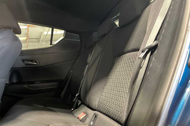 Used Toyota C-HR 2023 for sale - 78138765: Photo 24