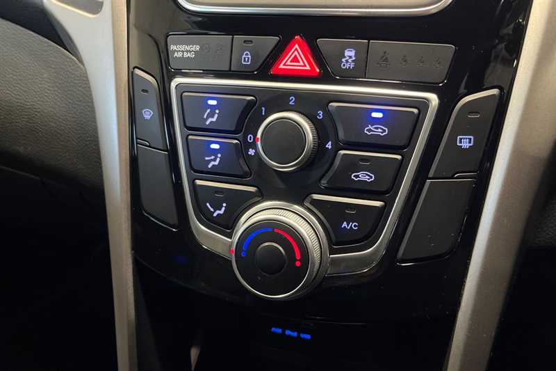 Used Hyundai i30 2015 for sale - 77929615: Photo 15