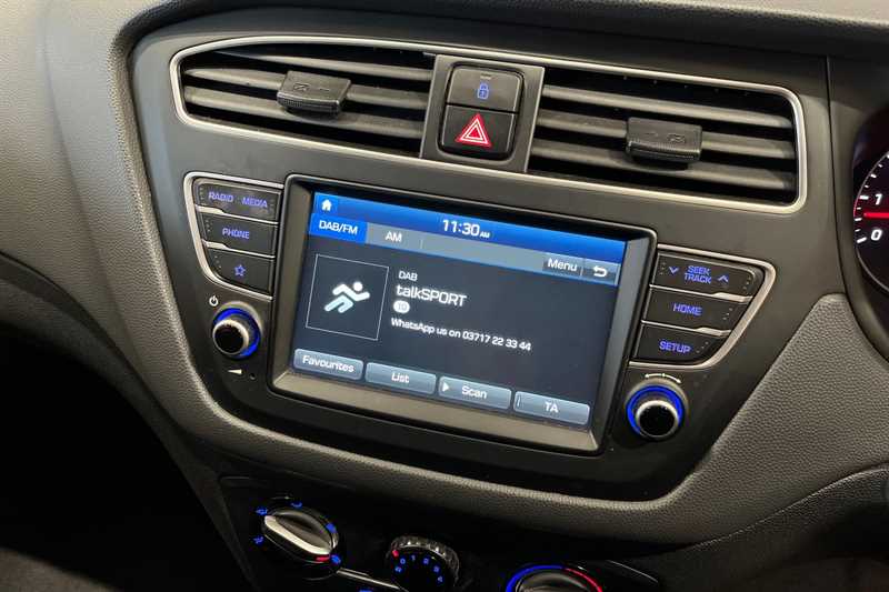 Used Hyundai i20 2018 for sale - 76449129: Photo 17