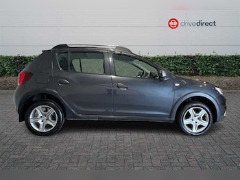 Used Dacia Sandero Stepway 2017 for sale - 75930087: Photo