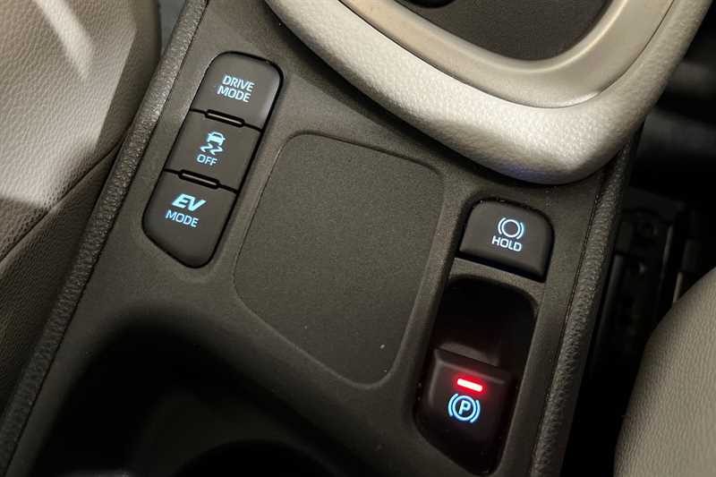 Used Toyota Yaris 2021 for sale - 78050532: Photo 42