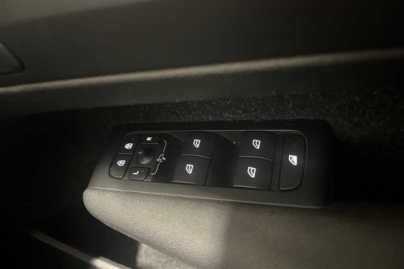 Used Volvo XC40 for sale - 77335605: Photo 16