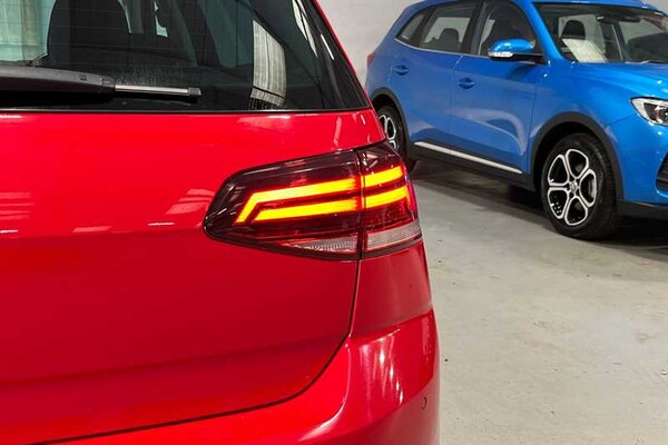 Used Volkswagen Golf 2019 for sale - 75083276: Photo 32
