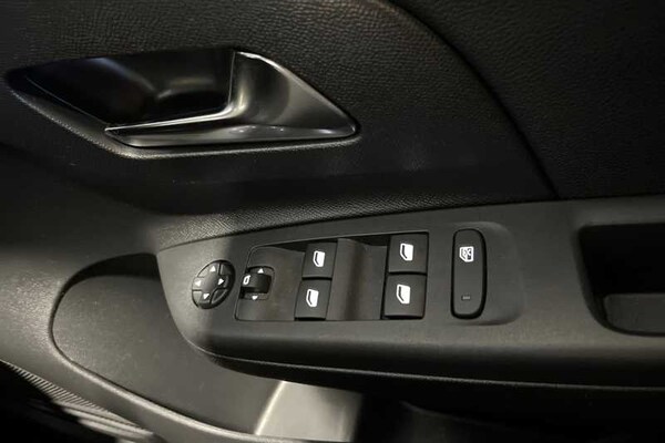 Used Vauxhall Corsa 2023 for sale - 76075637: Photo 16